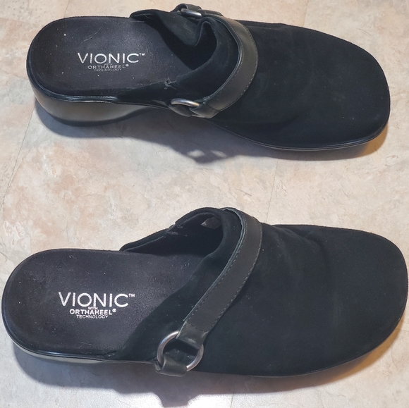 Vionic Black Clog shoes size 9 - Picture 6 of 7